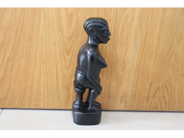 Handgenden houten sculptuur - afbeelding 2 van  6