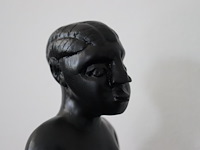 Handgenden houten sculptuur - afbeelding 4 van  6