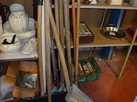 Handgereedschap en schoonmaakgerei - afbeelding 6 van  8