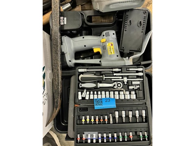 Handgereedschap & sleutels - afbeelding 1 van  4