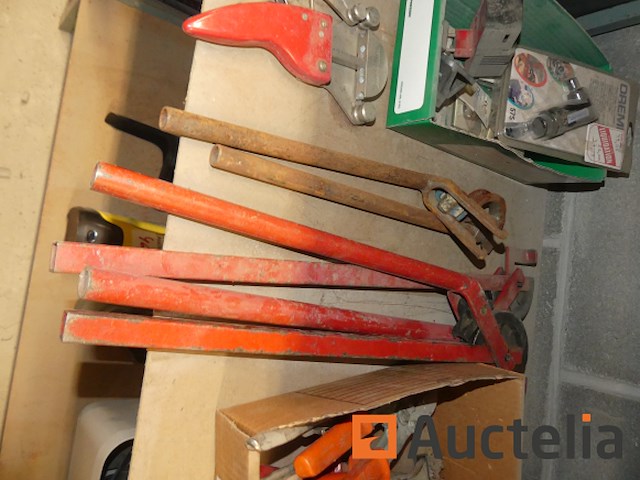 Handgereedschap verschillend handleiding; verstekzagen, handmatige buigmachines verschillend tangen,... - afbeelding 3 van  7