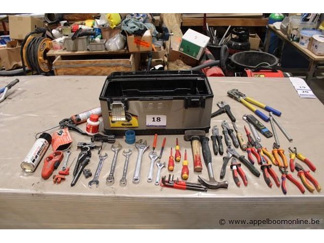 Handgereedschapset (divers handgereedschap in gereedschapskoffer) – stanley - afbeelding 1 van  3