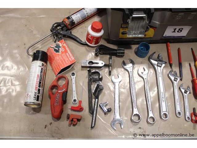 Handgereedschapset (divers handgereedschap in gereedschapskoffer) – stanley - afbeelding 2 van  3