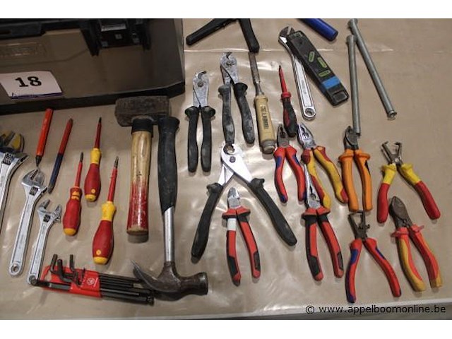 Handgereedschapset (divers handgereedschap in gereedschapskoffer) – stanley - afbeelding 3 van  3