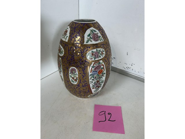 Handgeschilderde chinese vaas - afbeelding 1 van  3