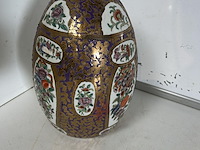 Handgeschilderde chinese vaas - afbeelding 2 van  3