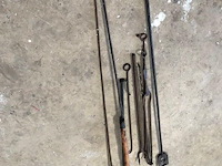 Handgesmeed antiek materiaal 9 items - afbeelding 1 van  2