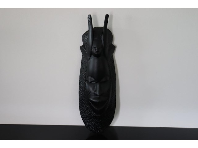 Handgesneden houten masker - afbeelding 1 van  9
