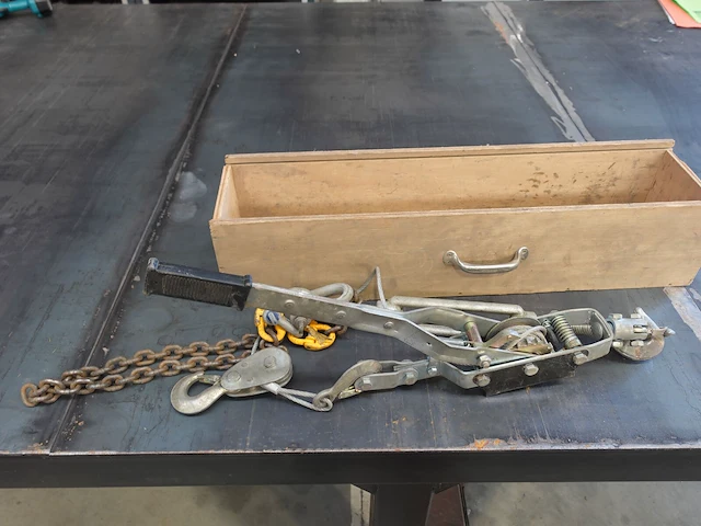 Handmatige kabeltrekker - afbeelding 1 van  2