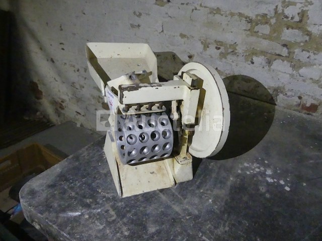 Handmatige kersenpitter - afbeelding 6 van  7