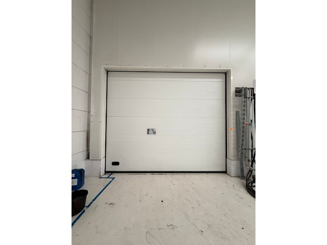 Handmatige sectionaalpoort alpido - afbeelding 1 van  5