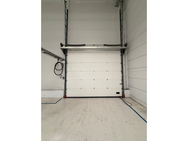 Handmatige sectionaalpoort alpido - afbeelding 2 van  5