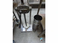 Handmatige worstvulmachine