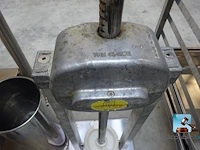 Handmatige worstvulmachine - afbeelding 3 van  3