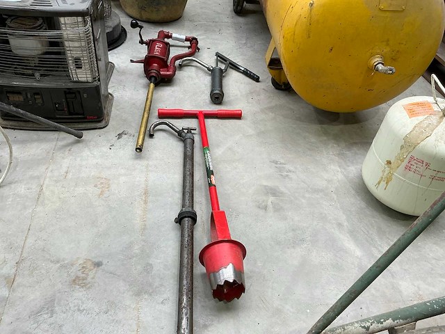 Handpompen (3x) - afbeelding 1 van  4