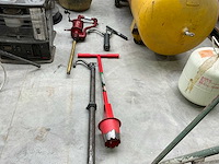 Handpompen (3x) - afbeelding 1 van  4
