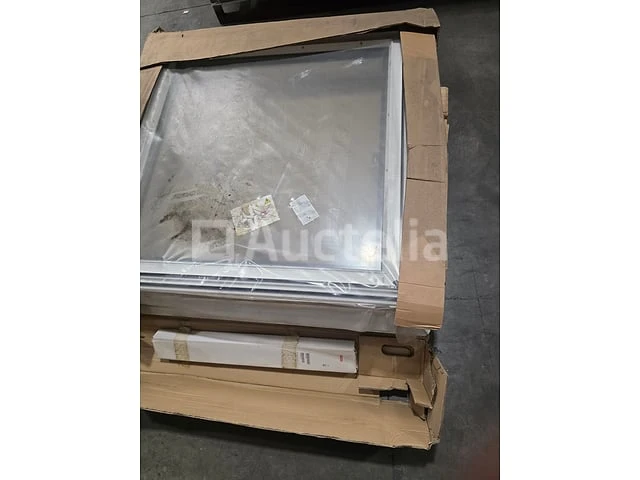 Handraam voor velux plat dak cvp 100100 0073u – 1000 × 1000 mm - afbeelding 1 van  3