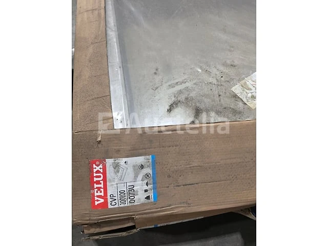 Handraam voor velux plat dak cvp 100100 0073u – 1000 × 1000 mm - afbeelding 3 van  3