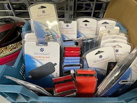 Handschoenen, riemen, pantoffels - afbeelding 7 van  9