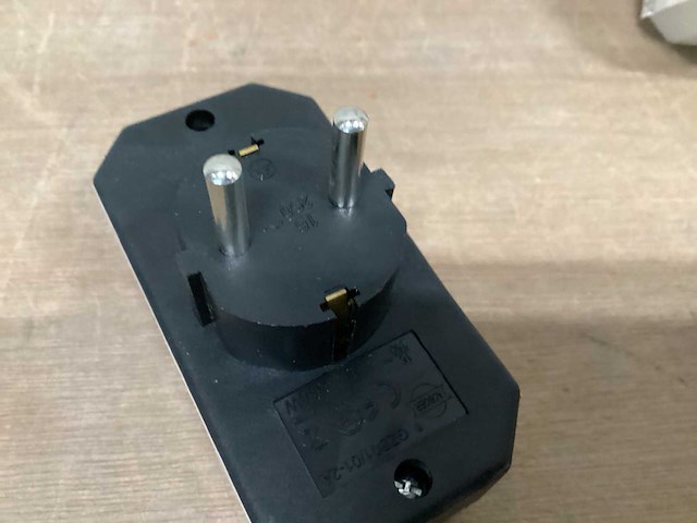 Handson stekkerdoos dominostekker 3 voudig, zwart en wit (150x) - afbeelding 2 van  3