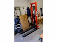 Handstapelaar en gereedschap