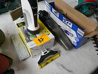 Handstofzuiger quigg + accu ruitenreiniger