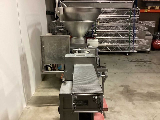Handtmann vf 200 gehaktportioneerlijn vleesvormper - afbeelding 6 van  9