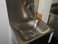 Handwasser en dispensers - afbeelding 1 van  3