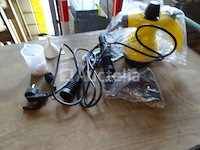 Handzame stoomreiniger met diverse accessoires