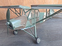 Hangemaakte vliegtuig in puur hout(levenswerk) fieseler fi 156 storch vlieger wo2 l 670mm b 980mm h 260mm - afbeelding 2 van  5