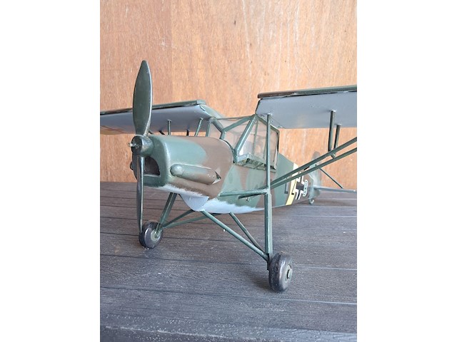 Hangemaakte vliegtuig in puur hout(levenswerk) fieseler fi 156 storch vlieger wo2 l 670mm b 980mm h 260mm - afbeelding 5 van  5