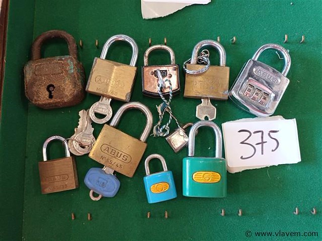 Hangsloten. 10 stuks - afbeelding 1 van  4