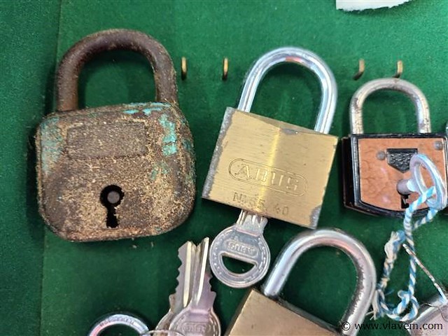 Hangsloten. 10 stuks - afbeelding 2 van  4