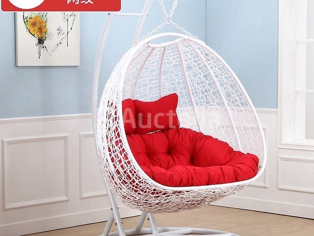 Hangstoel dubbel: 2 persoons 130 cm breed -hoogte 200 cm - wit frame / rode kussens - afbeelding 3 van  3