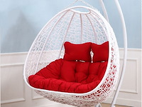 Hangstoel dubbel: 2 persoons 130 cm breed -hoogte 200 cm - wit frame / rode kussens - afbeelding 2 van  3