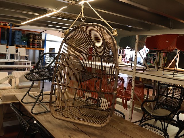 Hangstoel - afbeelding 1 van  7