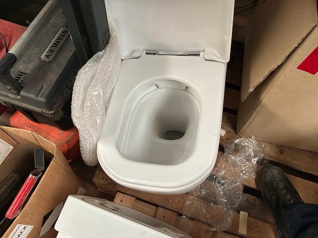Hangtoilet (4x) - afbeelding 2 van  5