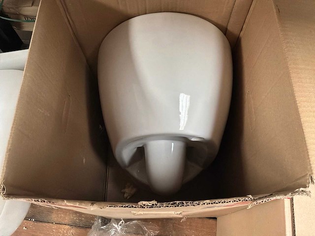 Hangtoilet (4x) - afbeelding 4 van  5