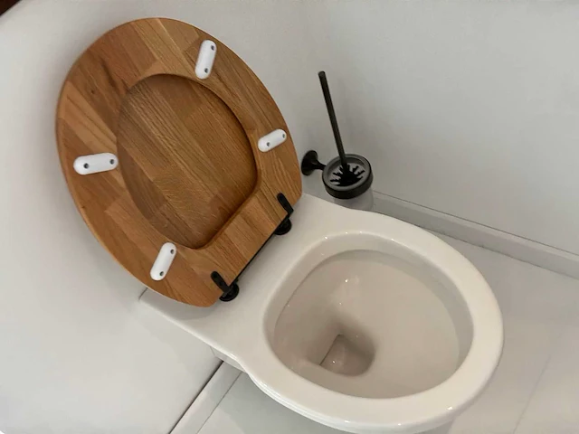 Hangtoilet - afbeelding 5 van  6