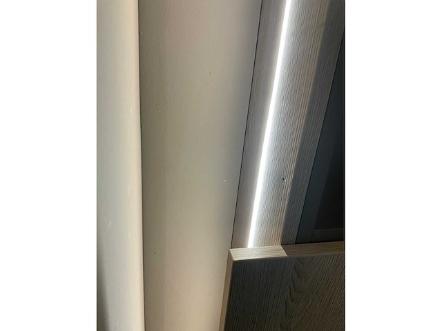 Hangtoilet/kolomkast en handenwasser - afbeelding 4 van  16