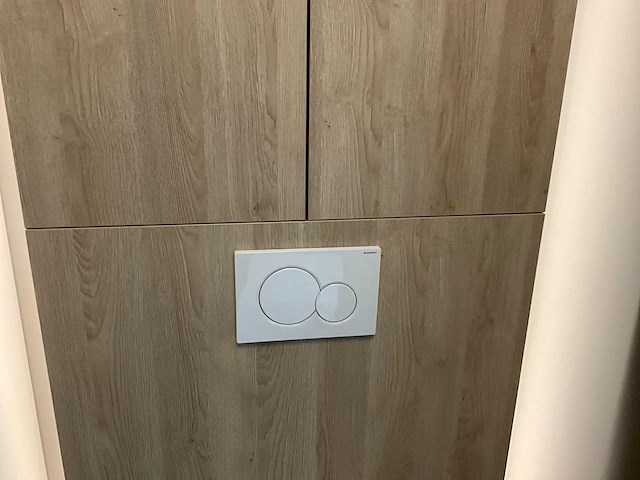 Hangtoilet/kolomkast en handenwasser - afbeelding 6 van  16