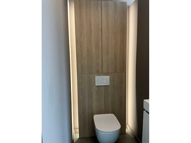 Hangtoilet/kolomkast en handenwasser - afbeelding 9 van  16