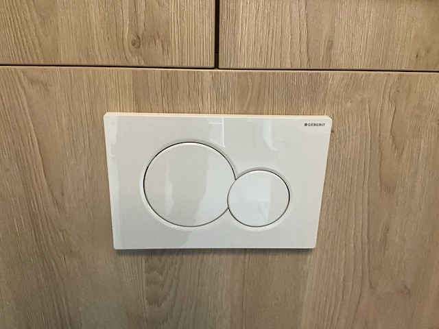 Hangtoilet/kolomkast en handenwasser - afbeelding 15 van  16