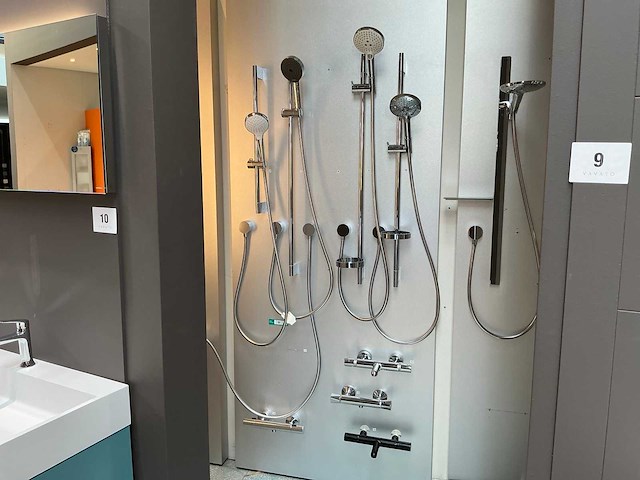 Hansgrohe diverse douche -en badmengkranen (12x) - afbeelding 1 van  8