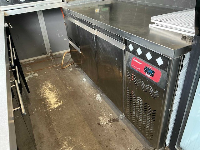 Hapert k2700 foodtruck aanhanhangwagen - afbeelding 35 van  37