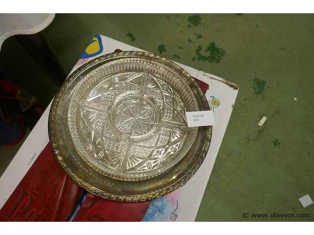 Hapjesschaal met verzilverde onderschaal - afbeelding 1 van  1