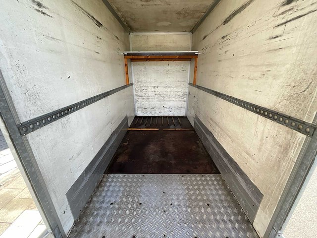 Happert gesloten aanhangwagen - afbeelding 11 van  21