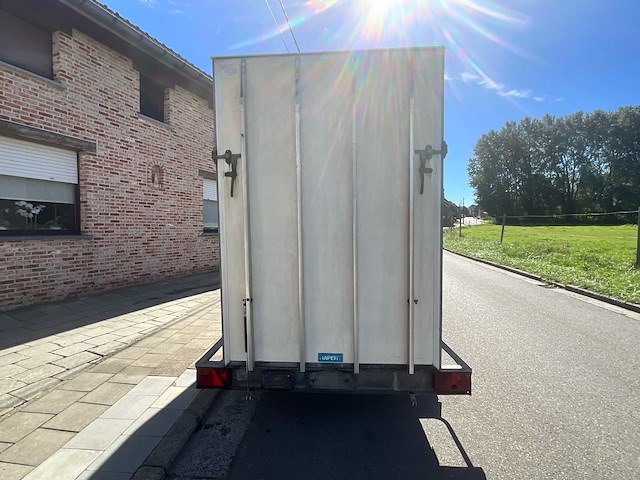 Happert gesloten aanhangwagen - afbeelding 16 van  21