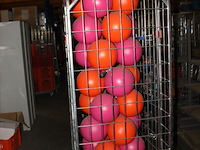 Hard plastc bollen op standaard - afbeelding 4 van  7
