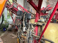 Hardi-gemonteerde spuit met opvouwbare boom spuit - afbeelding 5 van  5